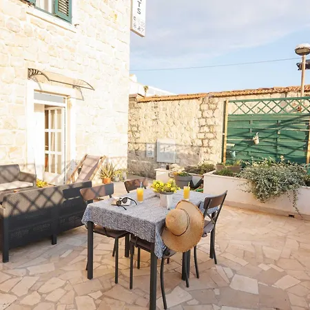 Gabrieri Apartament *